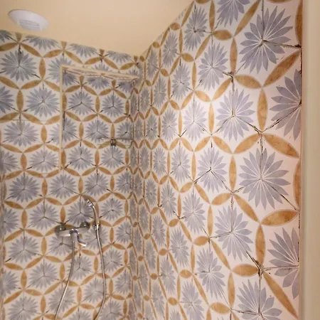 Le Saint Victor Coeur De * Cannes